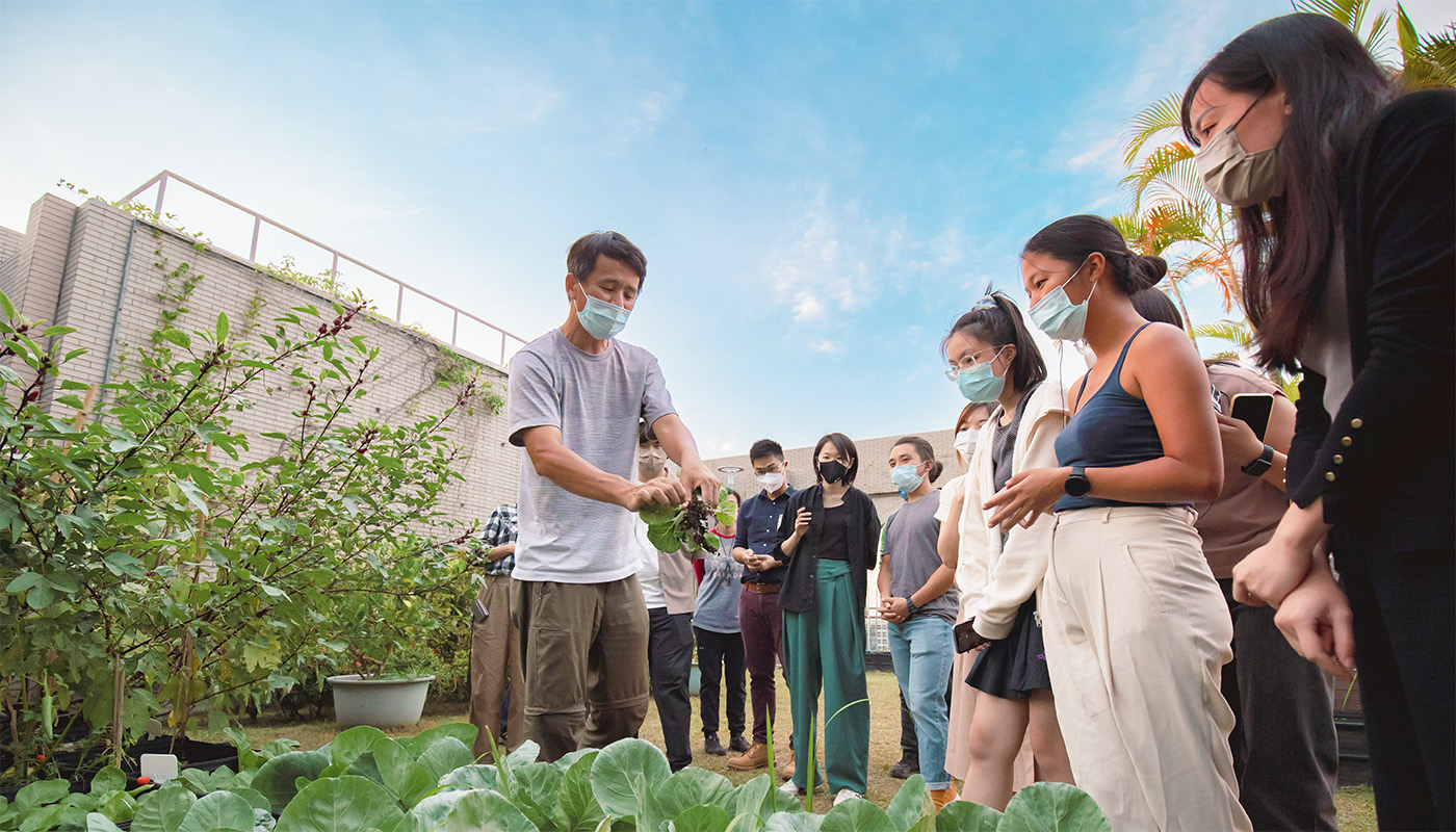 A Garden Grows at HKU - HKU Bulletin