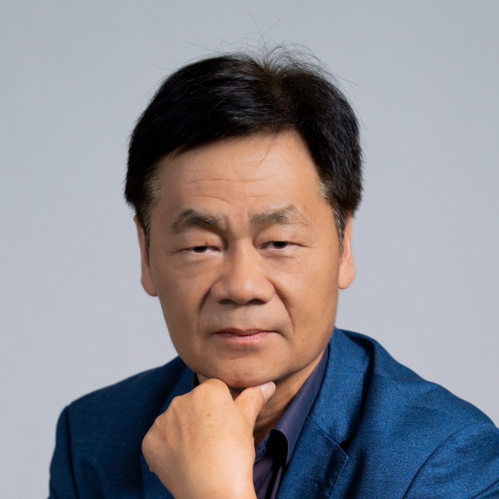 Portrait of Professor Zhengxiao Guo