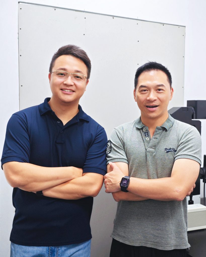 Professor Kelvin Yeung Wai-kwok (right) and his PhD student Mr Yiming Xiang (left).