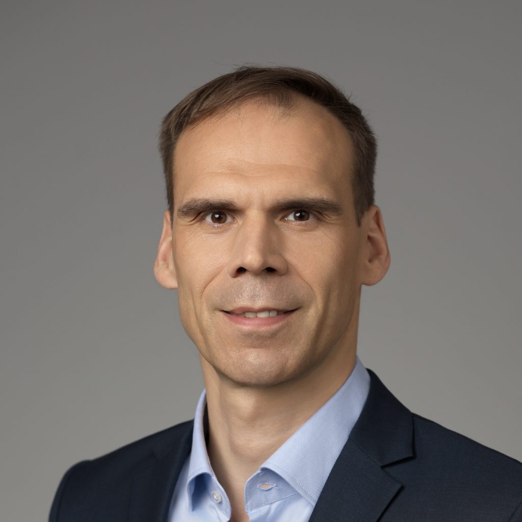 Professor Benjamin Becker